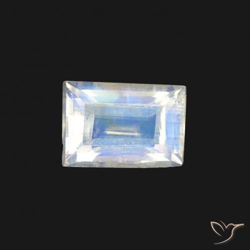 0.57ct Natürlicher Bläulich-weiß Regenbogenmondstein, Baguette, Transparent