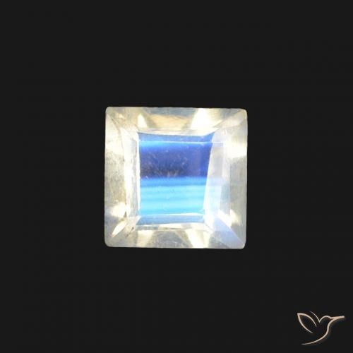 0.26ct Natürlicher Bläulich-weiß Regenbogenmondstein, Quadrat, Transparent