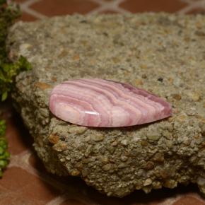 35,64 ctw natürlicher mehrfarbiger Rhodochrosit, Birnenform, Lichtundurchlässig