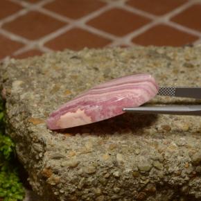 35,64 ctw natürlicher mehrfarbiger Rhodochrosit, Birnenform, Lichtundurchlässig