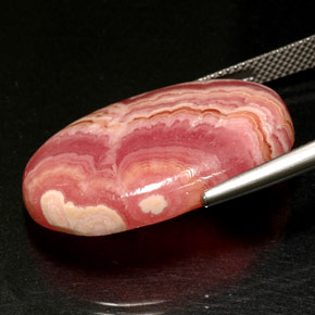 32,96 ctw natürlicher mehrfarbiger Rhodochrosit, Oval Schliff, Lichtundurchlässig