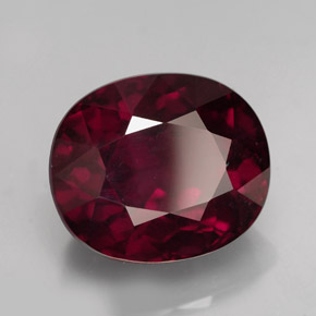13,09 ctw natürlicher roter Rhodolith, Oval Schliff, VS