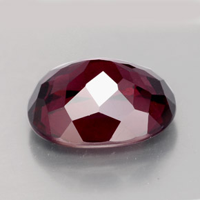 8,35 ctw natürlicher roter Rhodolith, Oval Schliff, VS