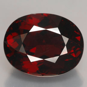 12,25 ctw natürlicher roter Rhodolith, Oval Schliff, VVS-VS