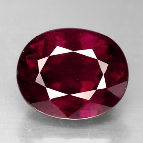 8,36 ctw natürlicher roter Rhodolith, Oval Schliff, VS
