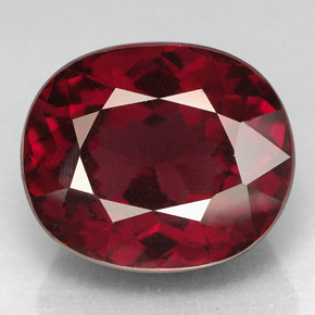 10,33 ctw natürlicher roter Rhodolith, Oval Schliff, VS