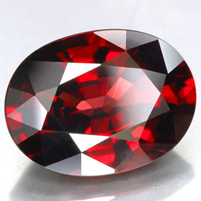 5,71 ctw natürlicher roter Rhodolith, Oval Schliff, VVS