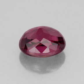 2,43 ctw natürlicher roter Rhodolith, Oval Schliff, VS