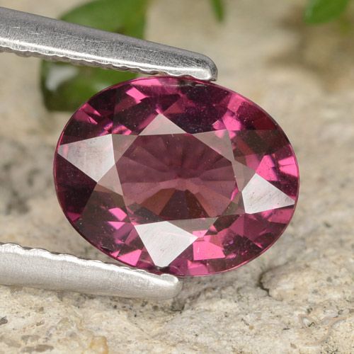 1.39ct Natürlicher tieflila Rhodolith-Granat, Oval, VS
