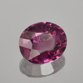 1,54 ctw natürlicher purpurfarbener Rhodolith, Oval Schliff, VS