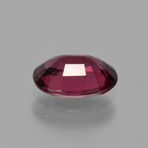 1,32 ctw natürlicher roter Rhodolith, Oval Schliff, VS