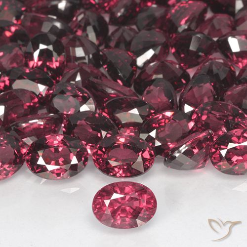 1.24ct Natürlicher dunkelrot Rhodolith-Granat, Oval, VVS-VS
