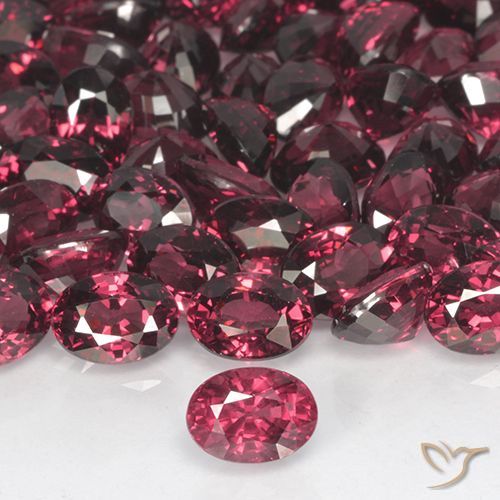 1.24ct dunkelrot Rhodolith-Granat, Oval, VVS-VS