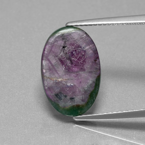 6,33 ctw natürlicher mehrfarbiger Rubin in Fuchsit, Oval Schliff, Lichtdurchlässig