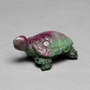 9,17 ctw natürlicher Mehrfarbig Rubin-Zoisit, Ausgefallene Form, Lichtundurchlässig