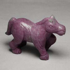 9,17 ctw natürlicher Mehrfarbig Rubin-Zoisit, Fantasie, Lichtundurchlässig