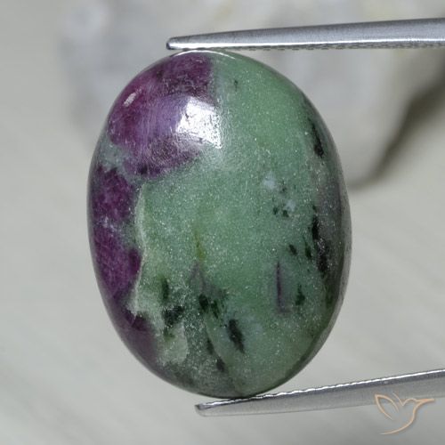 22.07ct Natürlicher Mehrfarbig Rubin-Zoisit, Oval, Lichtundurchlässig