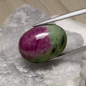 19,75 ctw natürlicher mehrfarbiger Rubin-Zoisit, Oval Schliff, Lichtundurchlässig