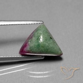 7.37ct Natürlicher Mehrfarbig Rubin-Zoisit, Trillion, Lichtundurchlässig