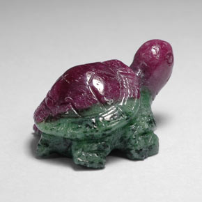 9,17 ctw natürlicher Mehrfarbig Rubin-Zoisit, Ausgefallene Form, Lichtundurchlässig