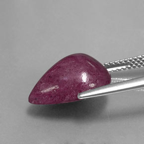 9,17 ctw natürlicher Mehrfarbig Rubin-Zoisit, Birnenform, Lichtundurchlässig