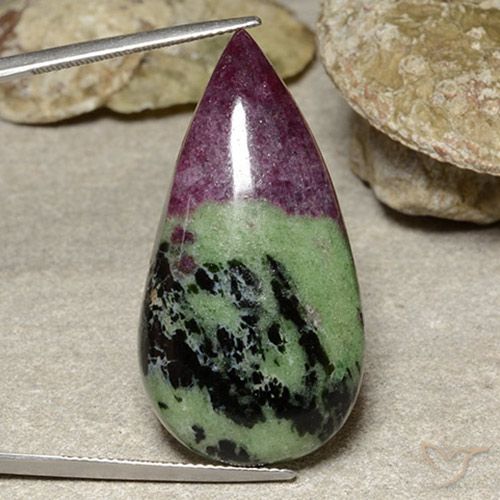 45.46ct Natürlicher Mehrfarbig Rubin-Zoisit, Birnenform, Lichtundurchlässig