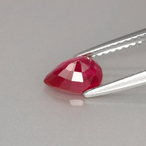 1,06 ctw natürlicher roter Rubin, Birnenform, VS-SI