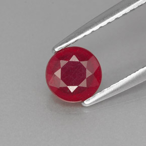 0,81 ctw natürlicher roter Rubin, Rundschliff, VS-SI