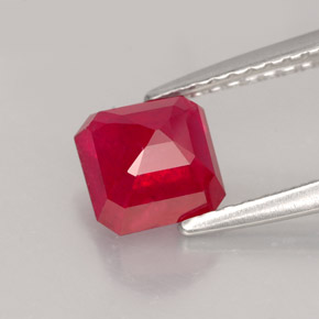 1,77 ctw natürlicher roter Rubin, Smaragdschliff, SI