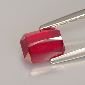 1,67 ctw natürlicher roter Rubin, Smaragdschliff, SI