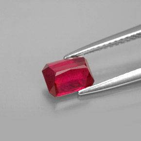1,35 ctw natürlicher roter Rubin, Smaragdschliff, SI