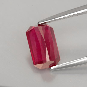 1,61 ctw natürlicher roter Rubin, Smaragdschliff, SI