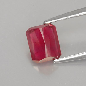 1,29 ctw natürlicher roter Rubin, Smaragdschliff, SI