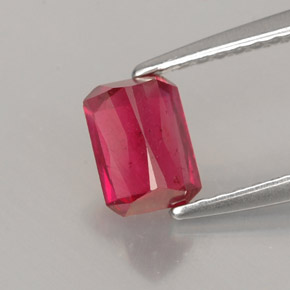 0,96 ctw natürlicher roter Rubin, Smaragdschliff, SI