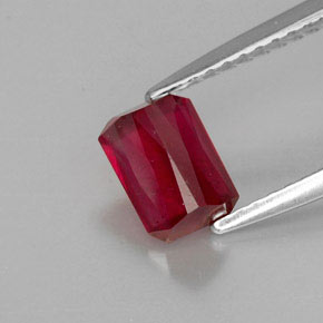 1,29 ctw natürlicher roter Rubin, Smaragdschliff, VS-SI