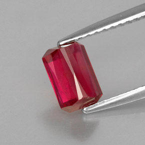1,24 ctw natürlicher roter Rubin, Smaragdschliff, VS-SI