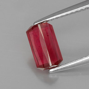 1,30 ctw natürlicher roter Rubin, Smaragdschliff, VS-SI