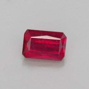 1,29 ctw natürlicher roter Rubin, Smaragdschliff, SI