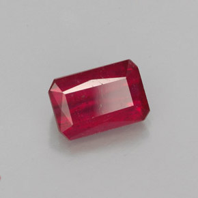 1,29 ctw natürlicher roter Rubin, Smaragdschliff, SI