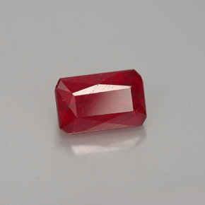 1,31 ctw natürlicher roter Rubin, Smaragdschliff, VS-SI