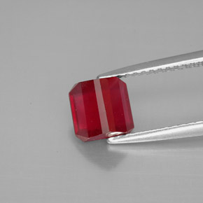 1,88 ctw natürlicher roter Rubin, Smaragdschliff, SI