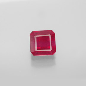 1,77 ctw natürlicher roter Rubin, Smaragdschliff, SI