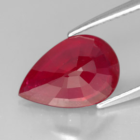 3,68 ctw natürlicher roter Rubin, Birnenform, SI