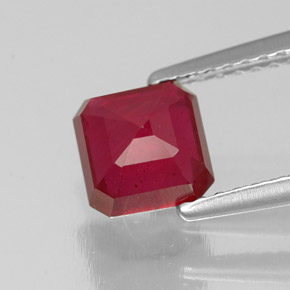 1,64 ctw natürlicher roter Rubin, Smaragdschliff, SI