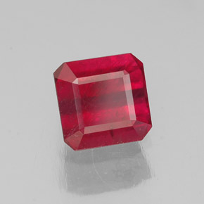 1,60 ctw natürlicher roter Rubin, Smaragdschliff, SI