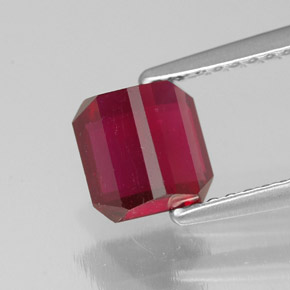 1,74 ctw natürlicher roter Rubin, Smaragdschliff, SI