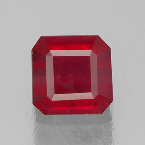 1,47 ctw natürlicher roter Rubin, Smaragdschliff, SI