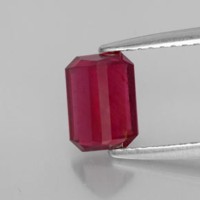 1,48 ctw natürlicher roter Rubin, Smaragdschliff, SI