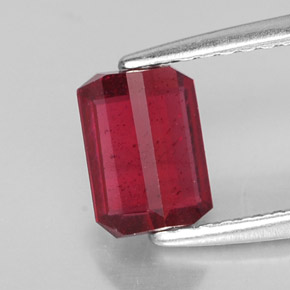 1,30 ctw natürlicher roter Rubin, Smaragdschliff, SI
