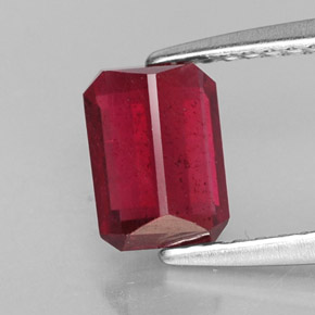 1,60 ctw natürlicher roter Rubin, Smaragdschliff, SI